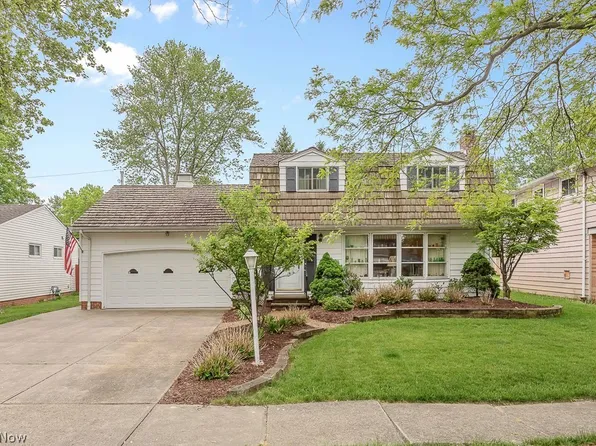 6646 Crenshaw Dr, Parma Heights, OH 44130