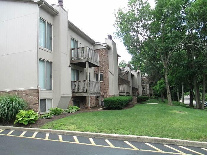 1st image of 2028 W Schantz Ave