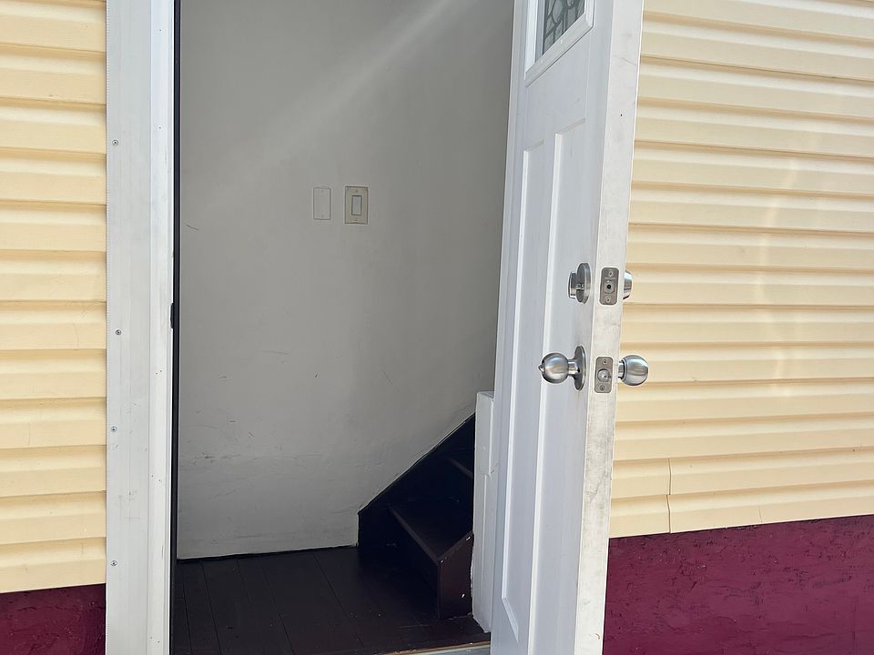 1st image of 14720 119th Ave