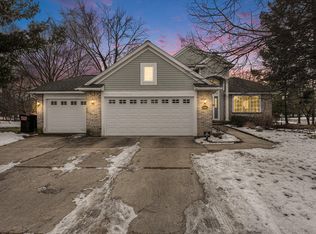 5504 E Heathwood Dr SE, Kentwood, MI 49512