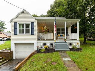 33 Crestwood Blvd, Poughkeepsie, NY 12603