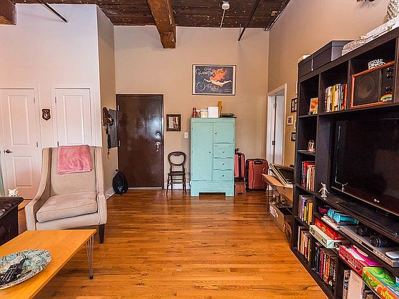 4th image of 21 E Columbia Ave APT 205