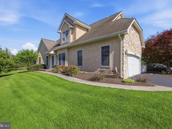 159 Sawgrass Dr, Blue Bell, PA 19422
