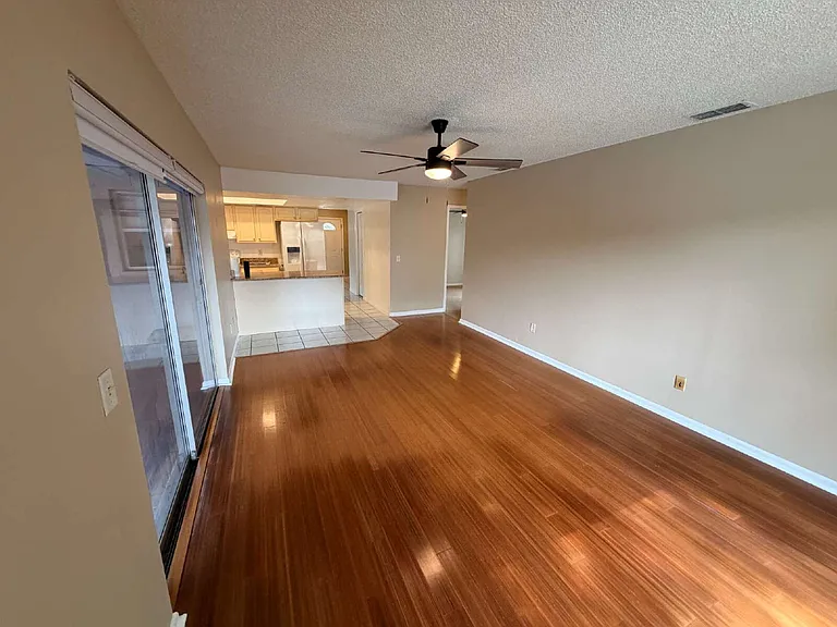 14001 Dominion Ct — Photo 6