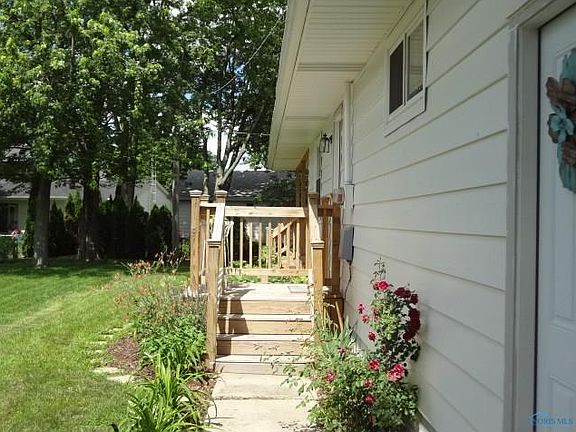 2nd image of 1027 Village Dr