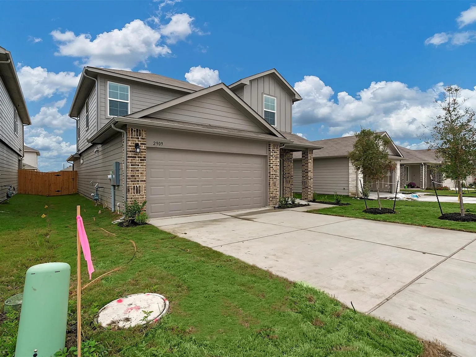 4 bed, 2.5 bath, 2188 sqft, $2,200 — Photo 4