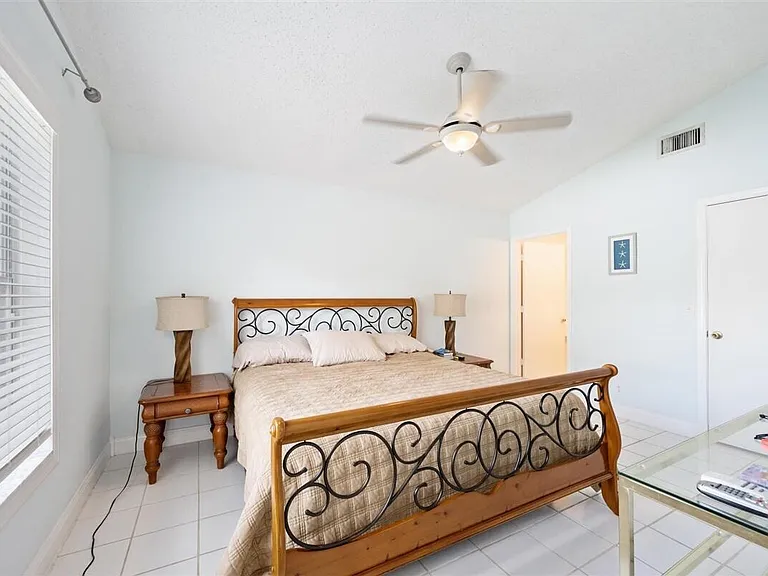 2606 Bedford Mews Dr — Photo 10