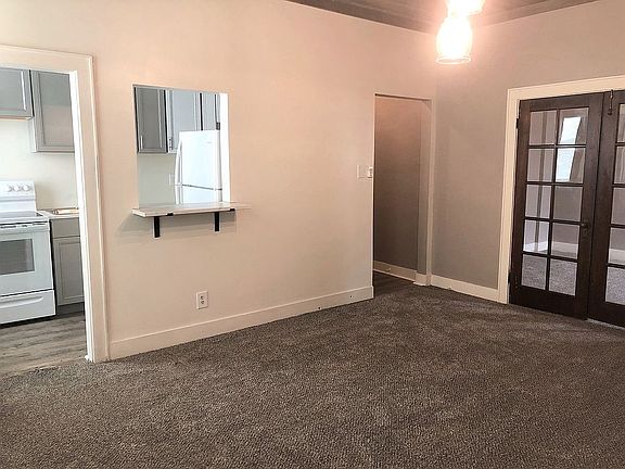 4th image of 402 Shawnee St