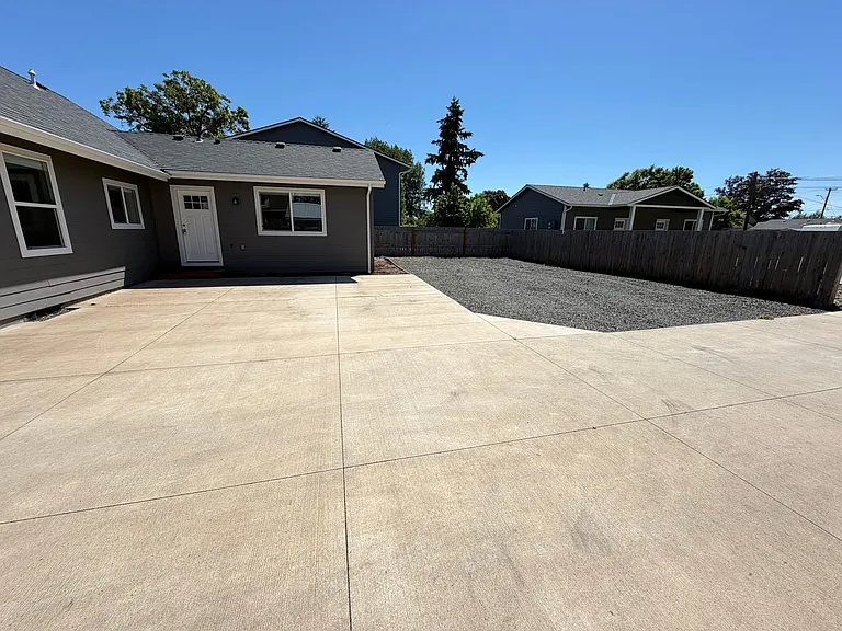 180 Hiatt St — Photo 18