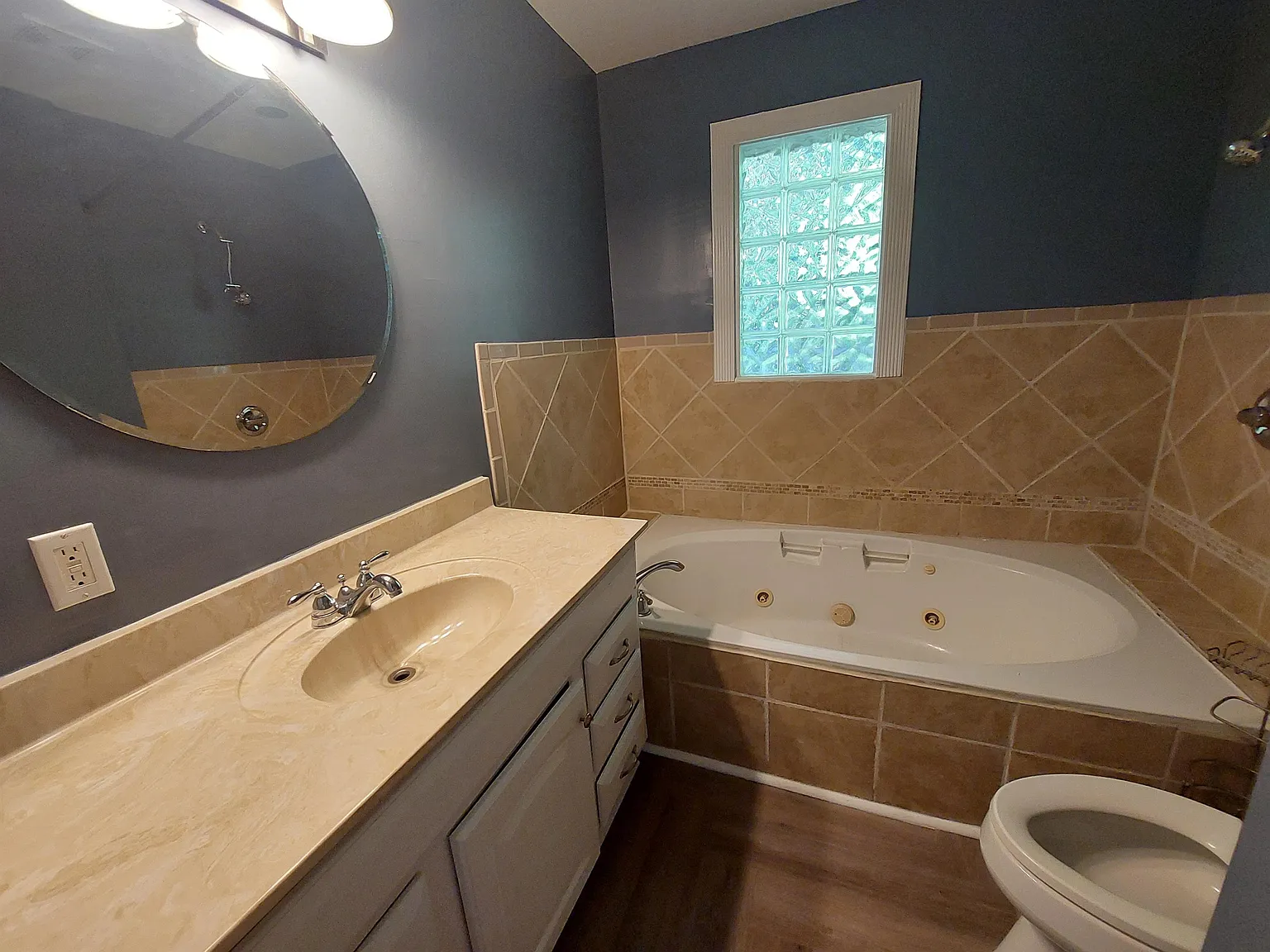 1513 Noel Place - 1 — Photo 4