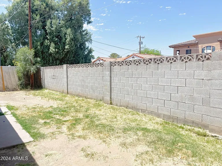 2138 E Turney Ave #D — Photo 16