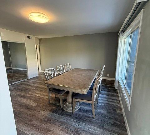 4th image of 405 W Broadway APT A