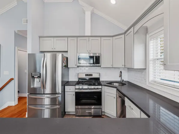 145 Bleecker Street image 11 of 39