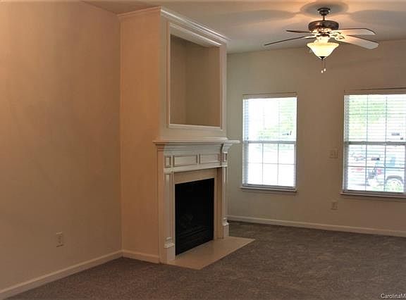 3rd image of 8420 Summerglen Cres