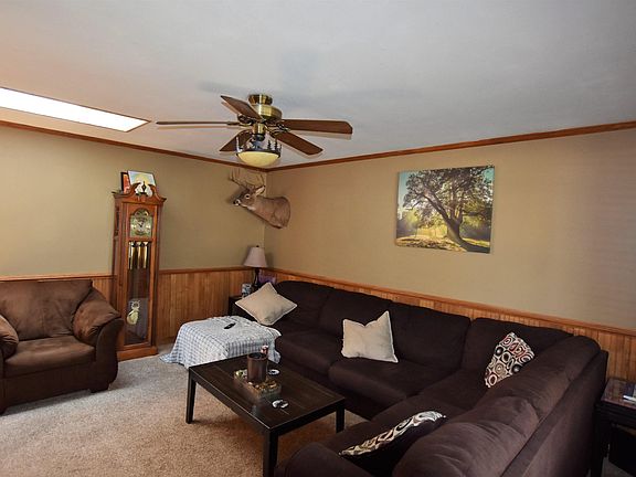 3rd image of 832 Graceland Dr