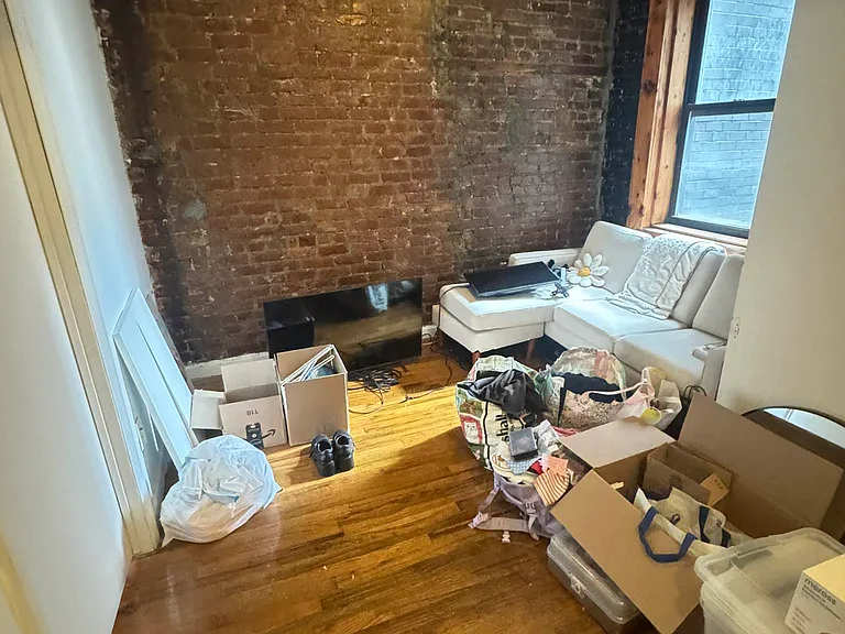 540 E 5th St #5 — Photo 11