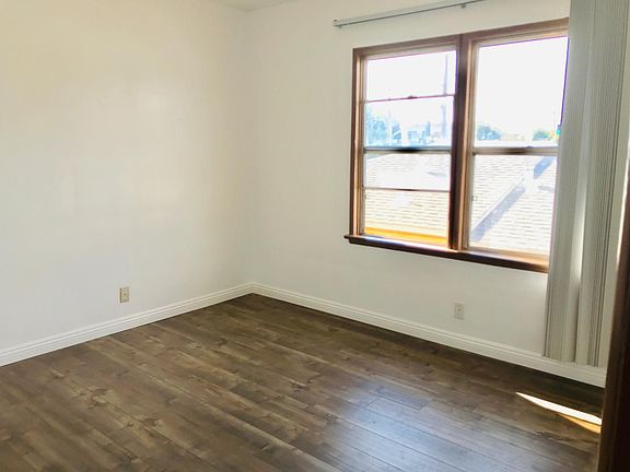 2nd image of 2021 Cloverfield Blvd #6