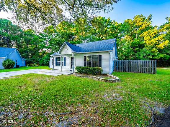 3rd image of 236 Flatwoods Court SE
