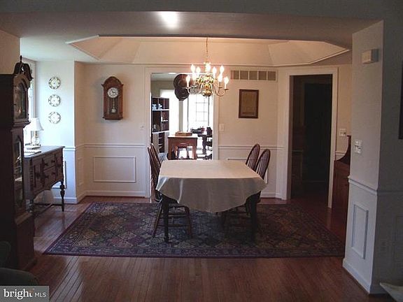 5th image of 1824 Barrington Village Ct