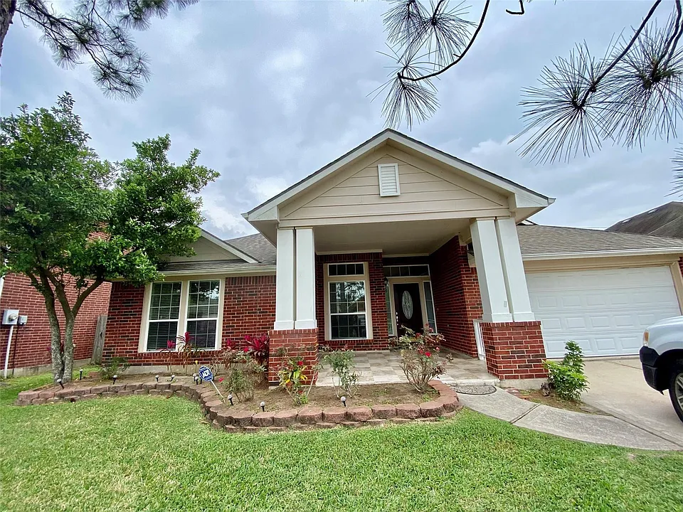 10323 Stanbrook Dr