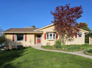 905 S 7th Ave, West Bend, WI 53095