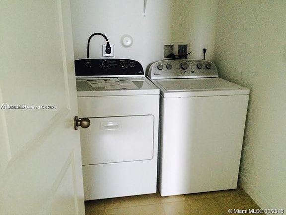 3rd image of 381 NE 194th Ln