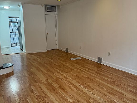 3rd image of 2519 S Marshall St