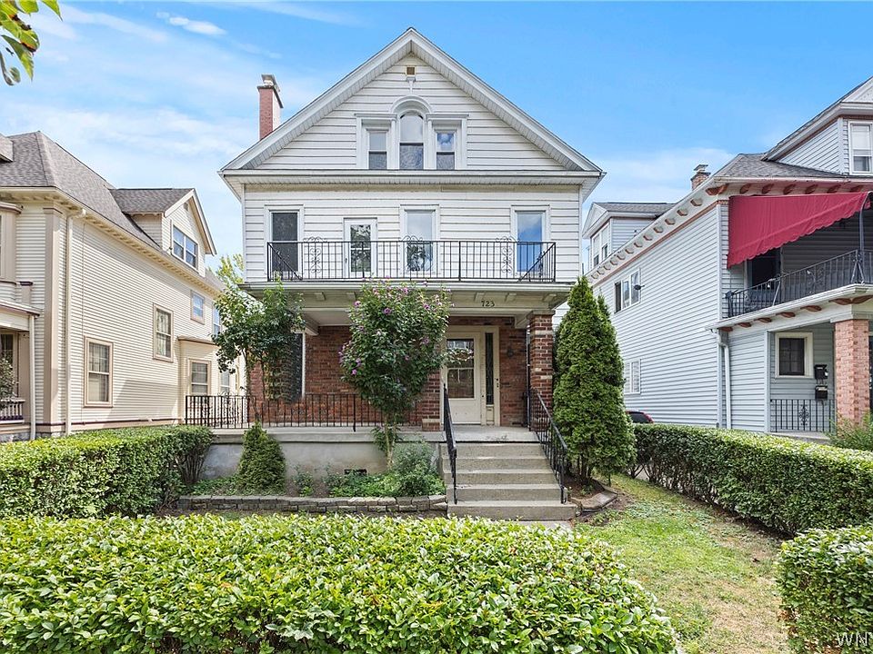 1st image of 723 W Delavan Ave