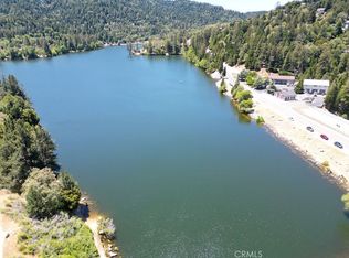 320 Delle Dr, Crestline, CA 92325