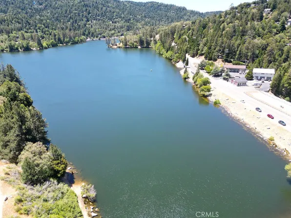 320 Delle Dr, Crestline, CA 92325