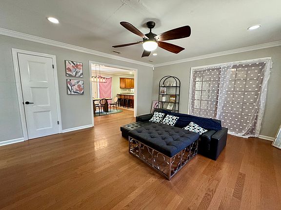 3rd image of 12406 Largo Dr