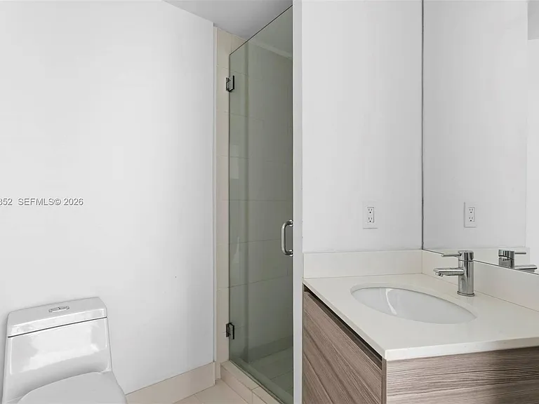 121 NE 34th St #1001 — Photo 14