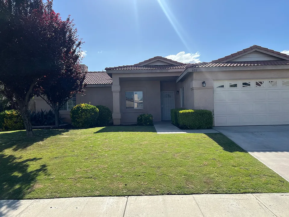 608 Isla Bonita St