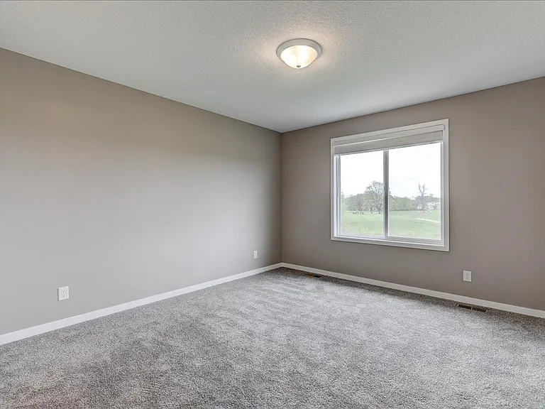6647 NE 9th Ct — Photo 11