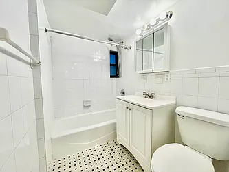 Rented by HOLTON REAL ESTATE INC.