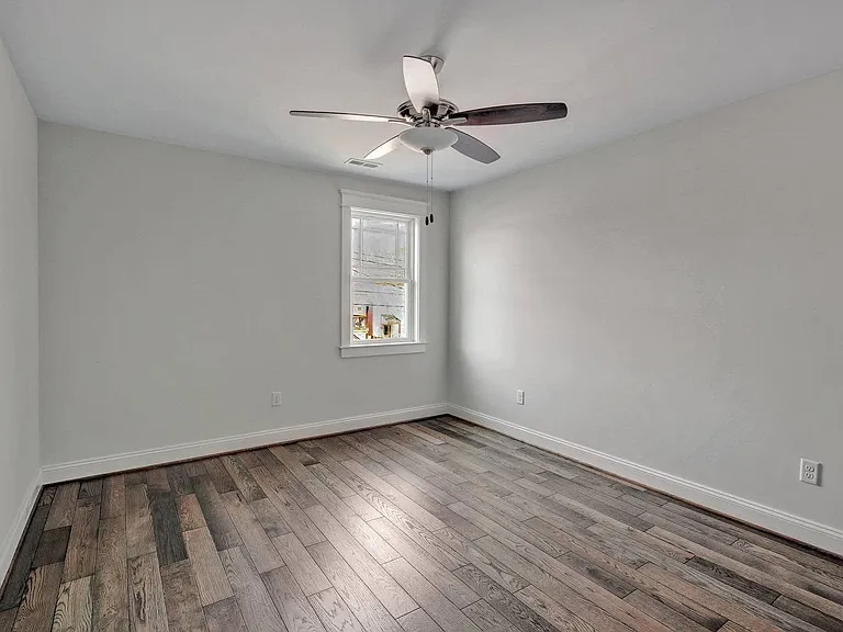 2122 Parkwood Ave — Photo 11