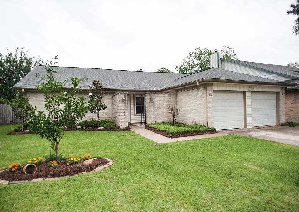 1st image of 412 Civil Dr