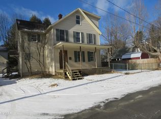 208 Eade Ave, Hawley, PA 18428