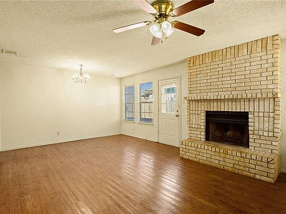 3rd image of 1100 Hyridge St #1100