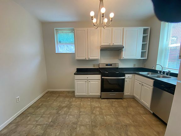 2nd image of 1728 Brighton Pl #2