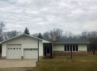 1439 Bay View Dr, Devils Lake, ND 58301