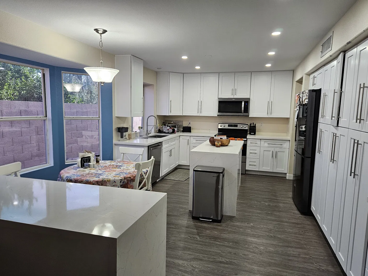 4 bed, 2.5 bath, 2471 sqft, $4,200 — Photo 2