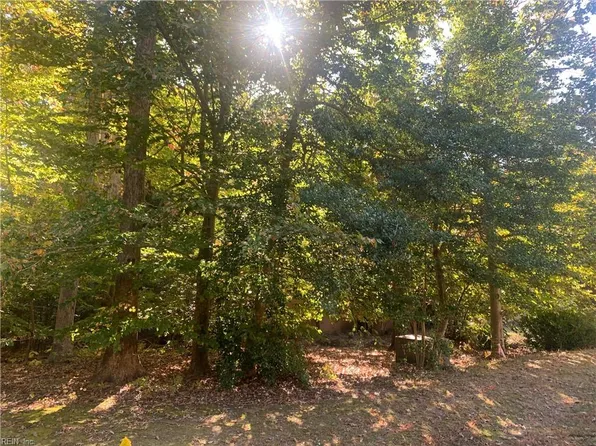 184 Hermitage Rd, Williamsburg, VA 23188