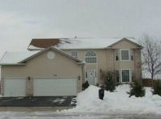 325 Farmhill Ct, Algonquin, IL 60102