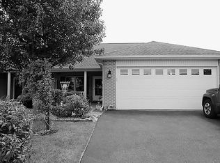 316 Woodvale Dr, Chambersburg, PA 17201