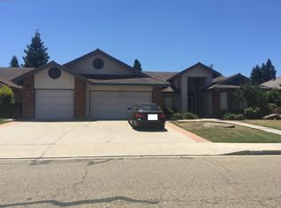 1525 E Laura Ave, Visalia, CA 93292