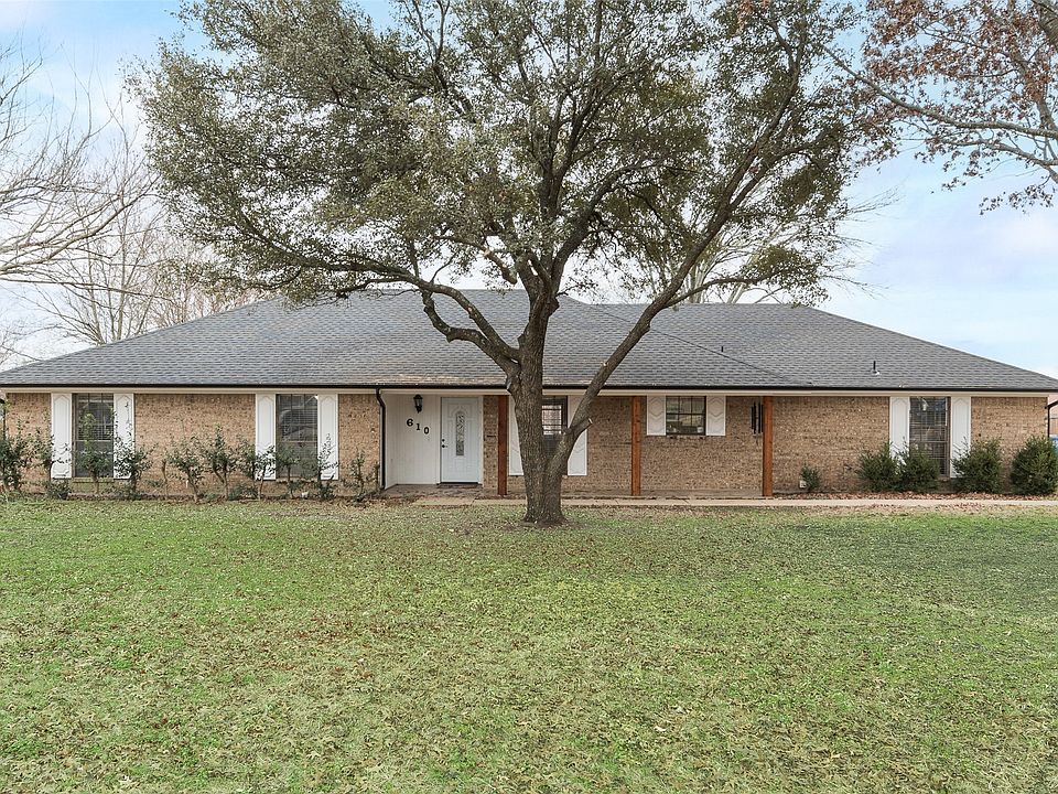 1st image of 610 Meadow Lark Dr