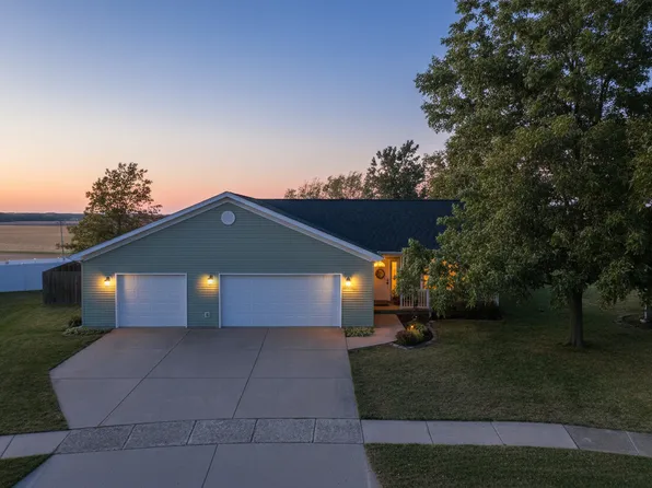 2223 Bracebridge Rd, Bloomington, IL 61705