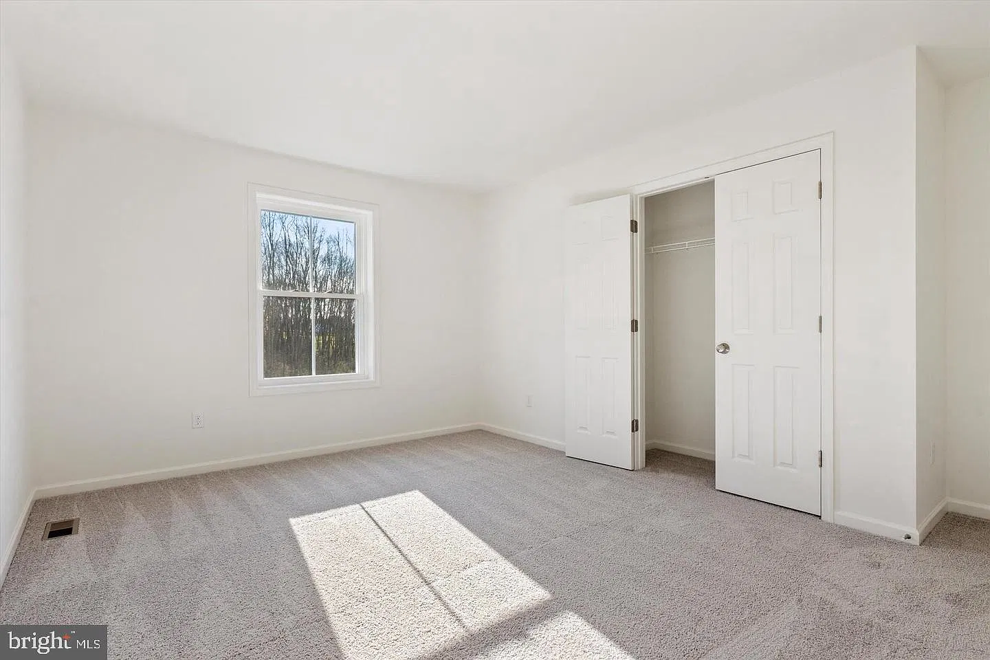 3 bed, 2.5 bath, 2000 sqft, $2,800 — Photo 2