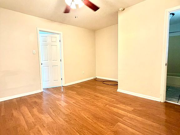 5th image of 1202 Sarah St #1